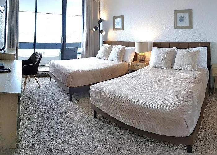 Sunny Padre Island Condo,2 Mi To Beaches, Hot Tub!