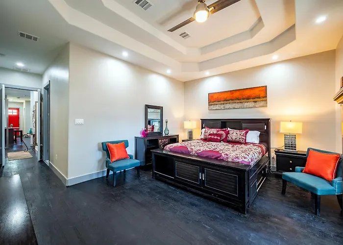 Luxurious 5Br Home Sleeps-14