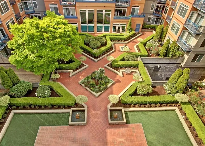 City Water View Oasis With Pool & Gym Near Cruise In Heart Of Seattle
