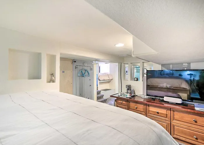 Steps To City Park + Restaurants: Denver Studio