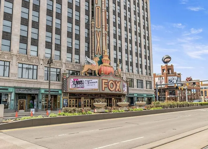 North End Treasure, Beautiful 2 Bedroom Apartment