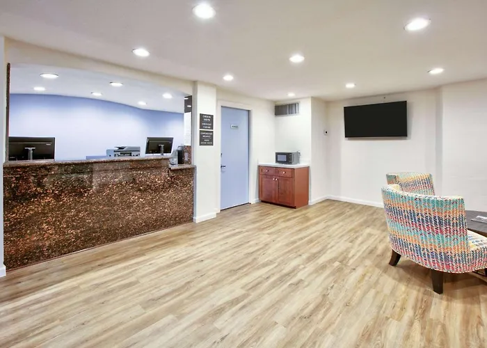 Super 8 By Wyndham Victoria - South - Hwy 59