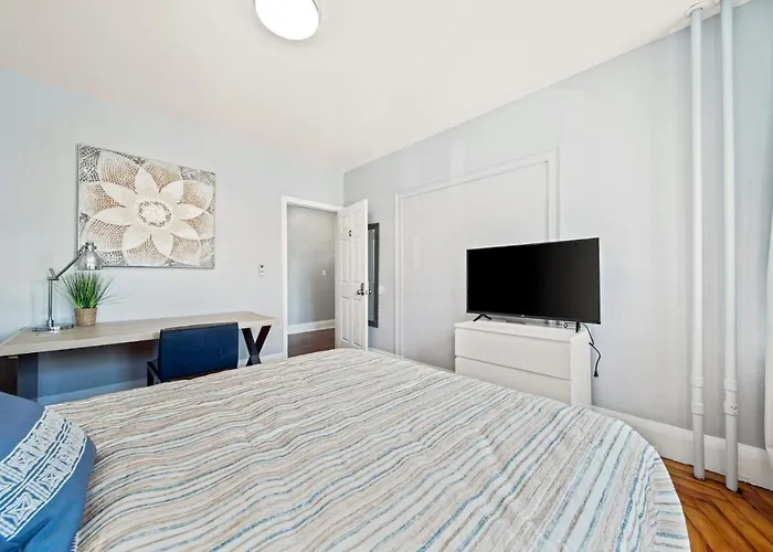 Cozy Rooms In 5Br Apt Near Charming Oak Square