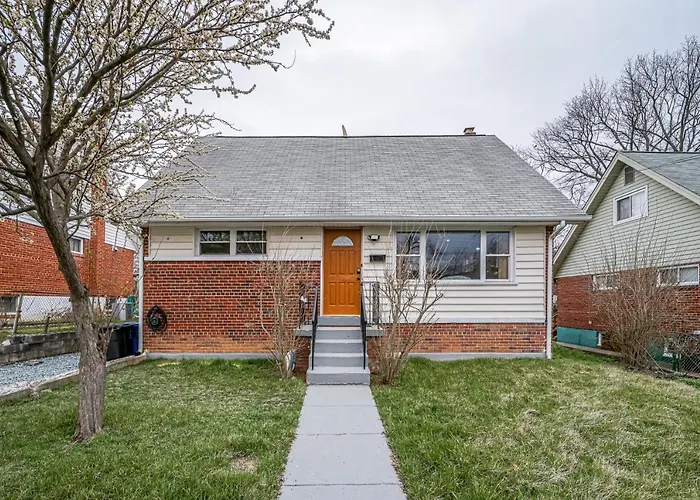 Elegant 4 Bedroom Home With Office And Parking.
