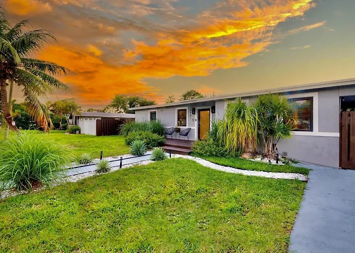 Private Heated Pool Oasis Pet-Friendly Retreat Short Or Long Stays Sleeps 2-8 Ppl