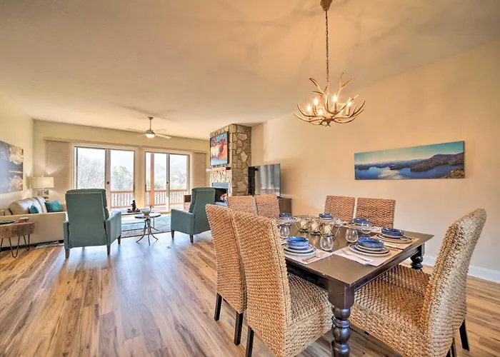 Beautiful Whittier Condo W/ Deck + Mtn Views!