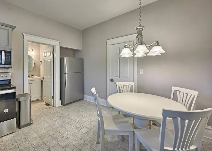 Suites On Seneca - Lovely 2 Bed 1 Bath Apartment