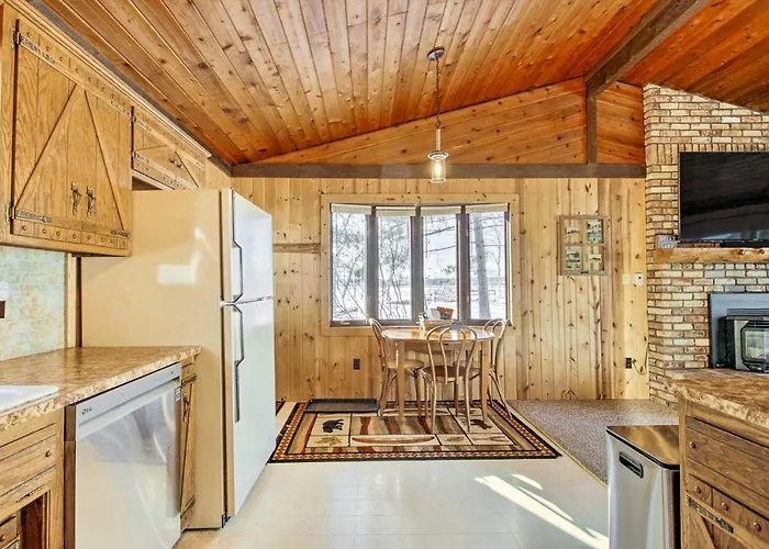 Pelican Lake Getaway On Stunning Peninsula!