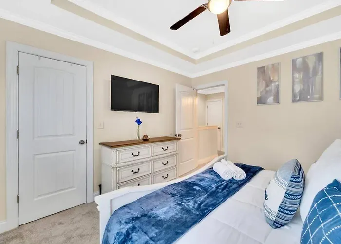 Cozy 2B Townhouse King Bed Free Parking Tv In Brs