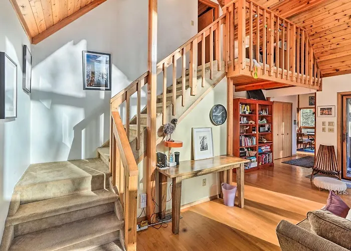 Peaceful Cabin Close To Skiing And Hiking