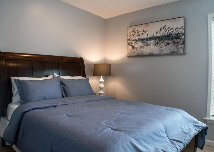 Cozy Condo With Yard And Patio. Long-Stay Discount Available