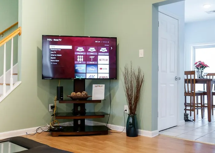 Cozy Condo With Yard And Patio. Long-Stay Discount Available