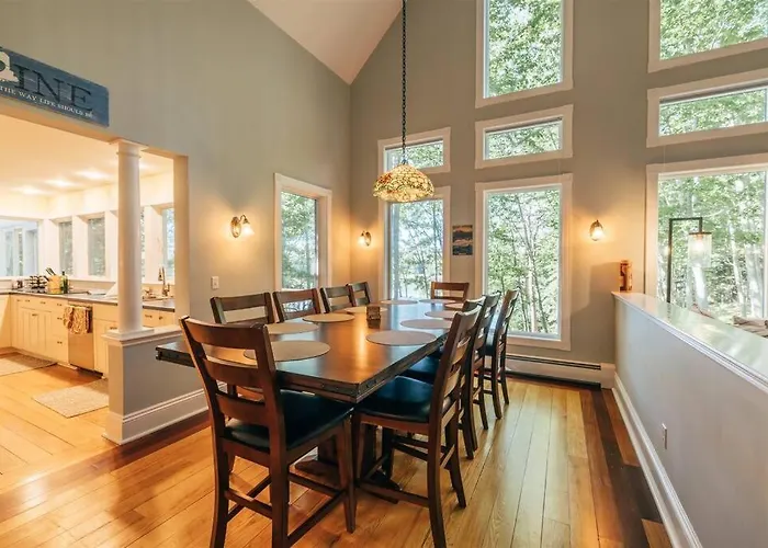 Waterfront, Luxury, Spacious Home In Freeport!