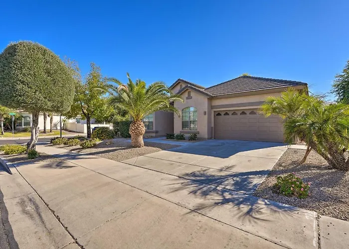 Play Pool, Grill Out! Group-Friendly Glendale Home