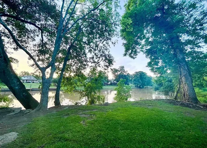 Unwind & Relax At Azalea Cottage On Bayou