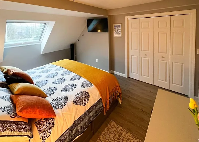 Walk To Lifts & Village! Killington Mountain Condo