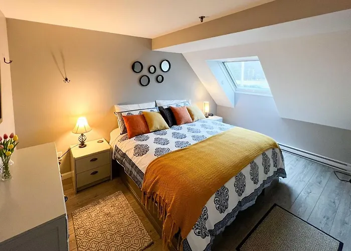 Walk To Lifts & Village! Killington Mountain Condo