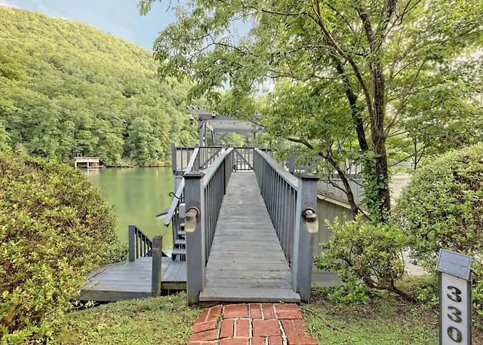 Bills Bungalow On Lake Burton With Top Dock And Patio