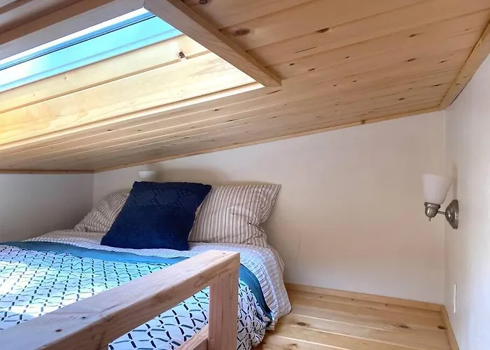 Sunshine Tiny Studio And Loft Close To Downtown