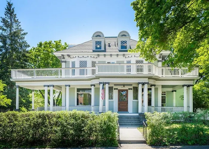 Entire Main Level Of Beautiful Historic Home