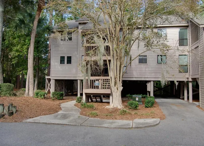 Spacious Condo In The Heart Of Hilton Head