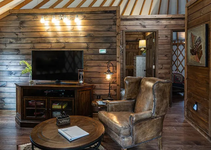 Staynantahala - Smoky Mountain Cabins And Luxury Yurts