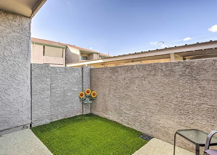 Pool + Hot Tub! Snowbird Escape In Phoenix Area
