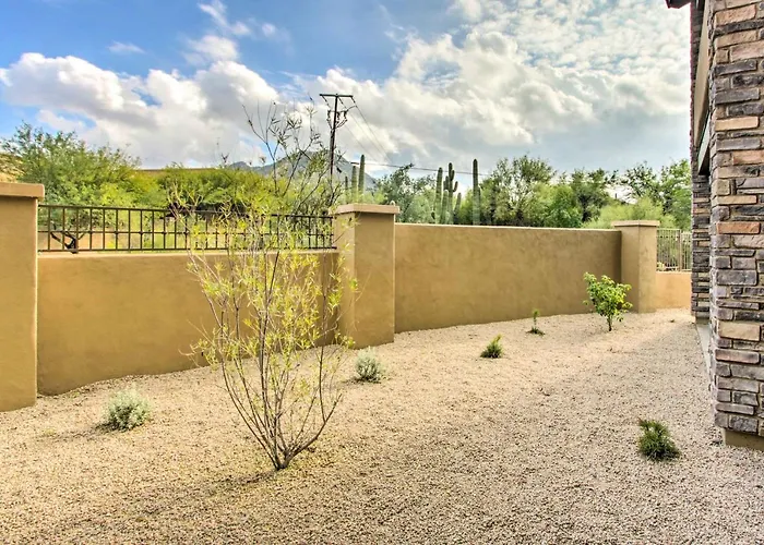Walkable Townhome W/ Pool Access In Cave Creek!