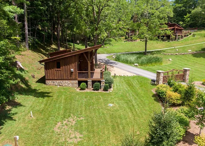 Red Wolf Chalet At Eagles Nest