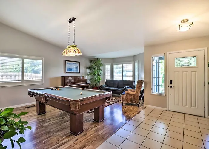 Hot Tub & Fire Pit: Reno Gem 12 Mi To Skiing
