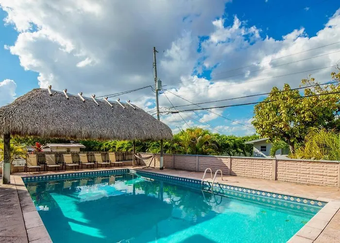 Beautiful 7-Bedroom Villa With Pool