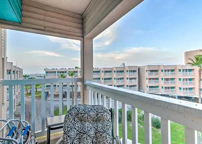 Beachfront Corpus Christi Condo W/ Arcade Room!