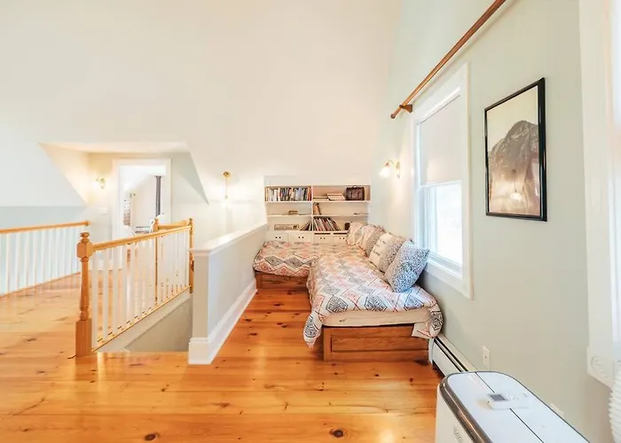 Waterfront, Luxury, Spacious Home In Freeport!