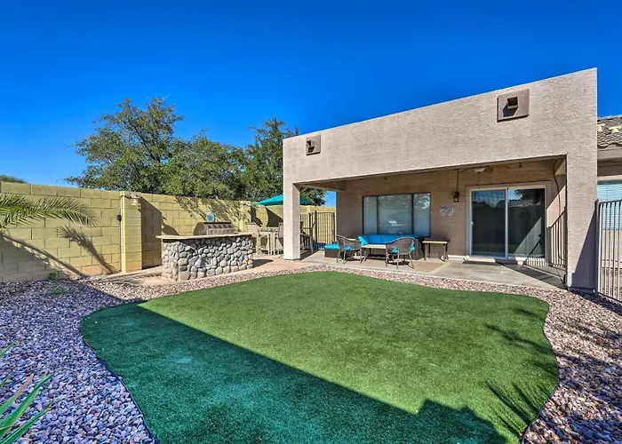 Putting Green + Game Room: Goodyear Oasis