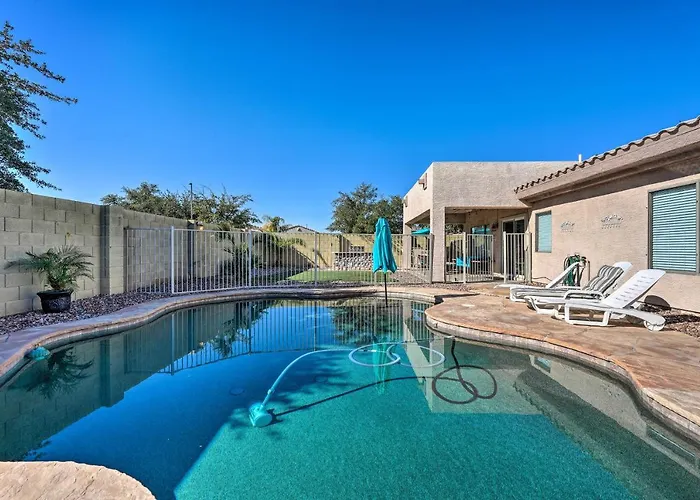 Putting Green + Game Room: Goodyear Oasis