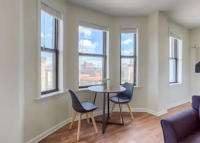 Perfect 1Br In Prime Location & View Of Stadiums