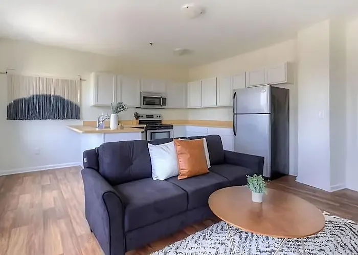 Perfect 1Br In Prime Location & View Of Stadiums