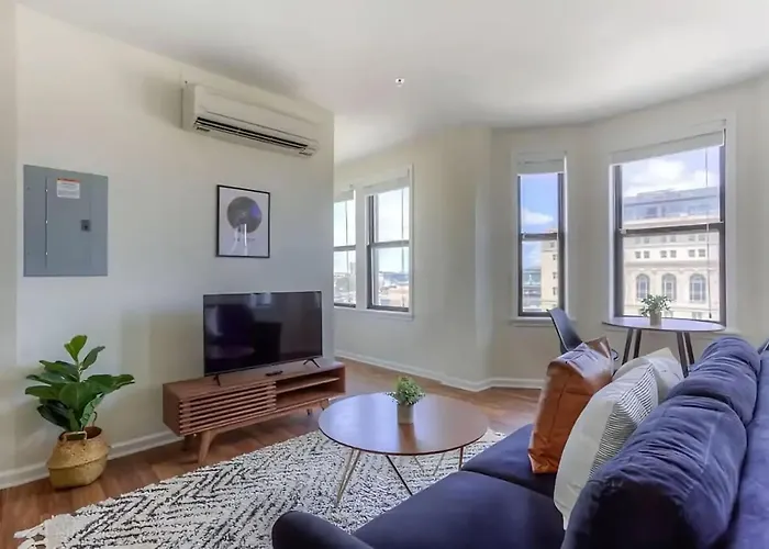 Perfect 1Br In Prime Location & View Of Stadiums