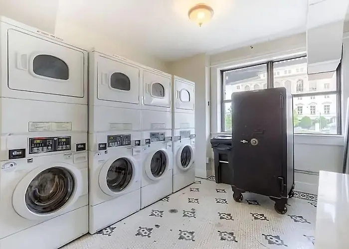 Perfect 1Br In Prime Location & View Of Stadiums