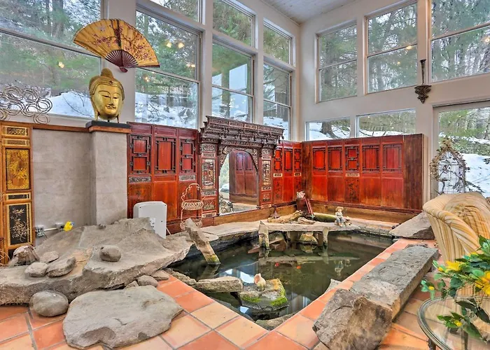 1 Mi To Lake Wallenpaupack: Spacious Poconos Villa