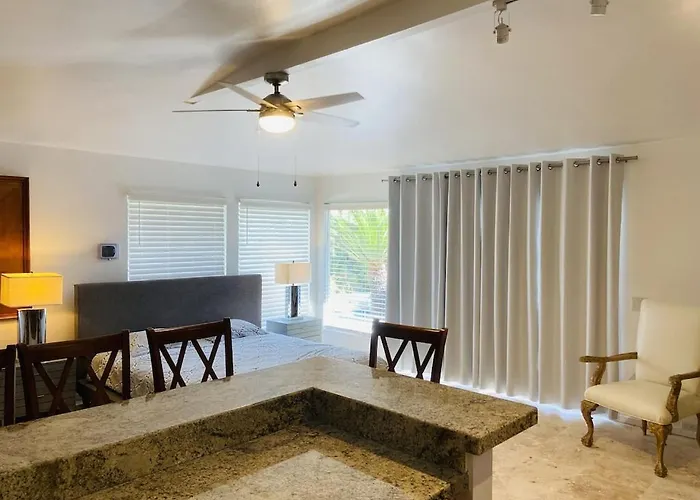 Spectacular Luxury 3000 Square Ft House On 1/3 Of Acre