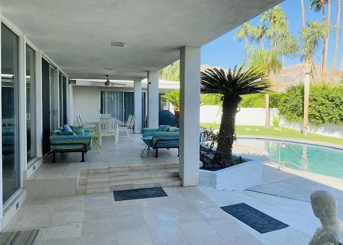 Spectacular Luxury 3000 Square Ft House On 1/3 Of Acre