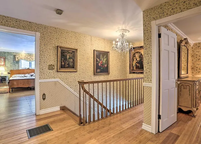 1 Mi To Lake Wallenpaupack: Spacious Poconos Villa