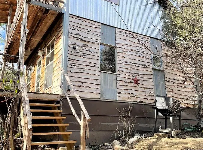 The Cedar House At Creekside Camp & Cabins