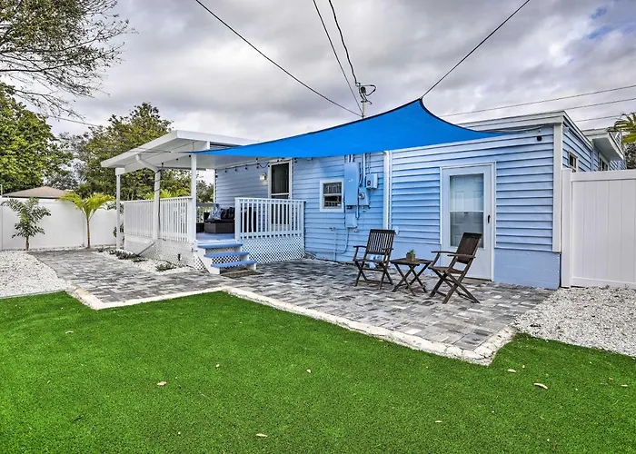 Family-Friendly Gulfport Retreat Near The Beach