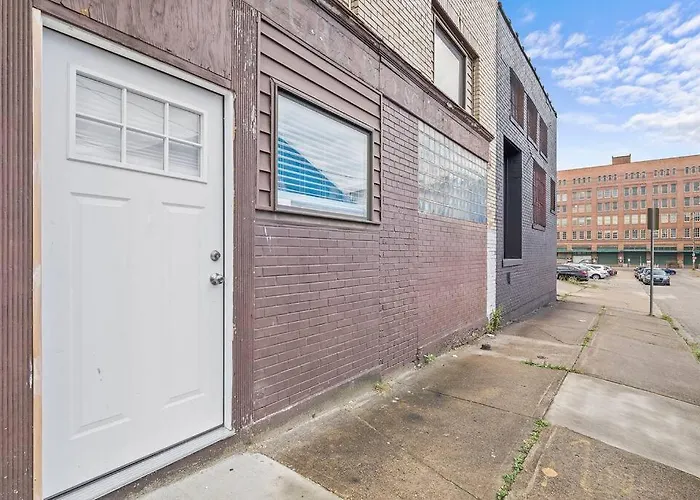 Trendy & Hip South Side Studio Walk To Downtown