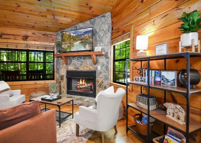 Peaceful Nature Getaway- With Hot Tub & Fire Pit