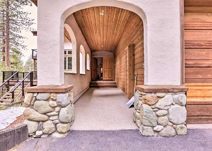 Mtn & Lake Views: Incline Village Ski Chalet
