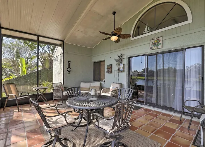 Lakefront Brandon Home W/ Patio & Screened Lanai!