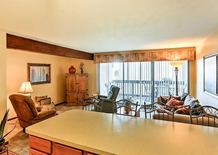 Waterfront Port Clinton Condo W/ Pool Access!